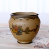 Hjorth Vase Nr. 166 mit mit Früchten