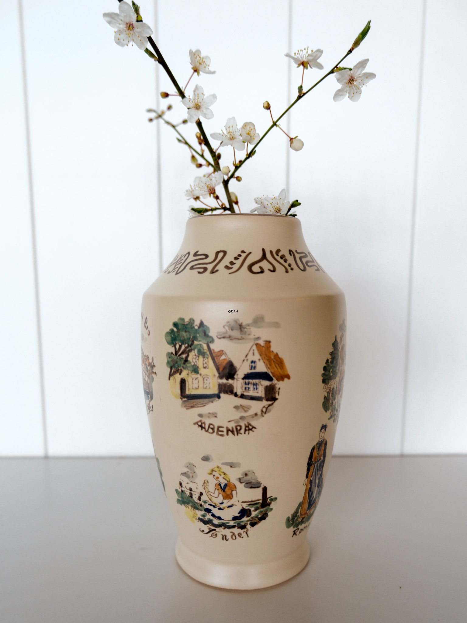 Emil Ruge Vase mit Motiven aus Südjütland