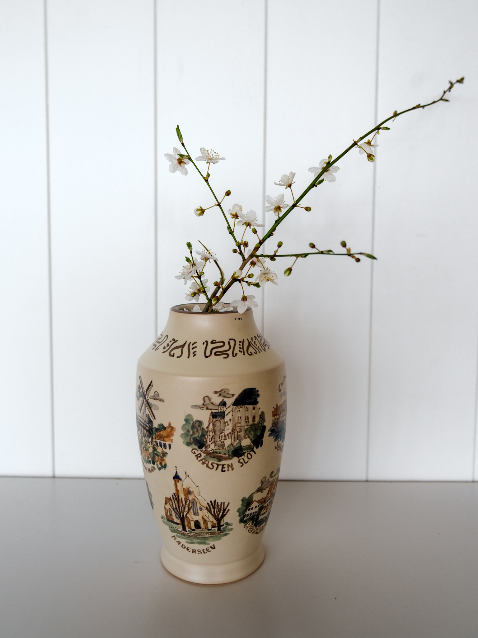 Emil Ruge Vase mit Motiven aus Südjütland