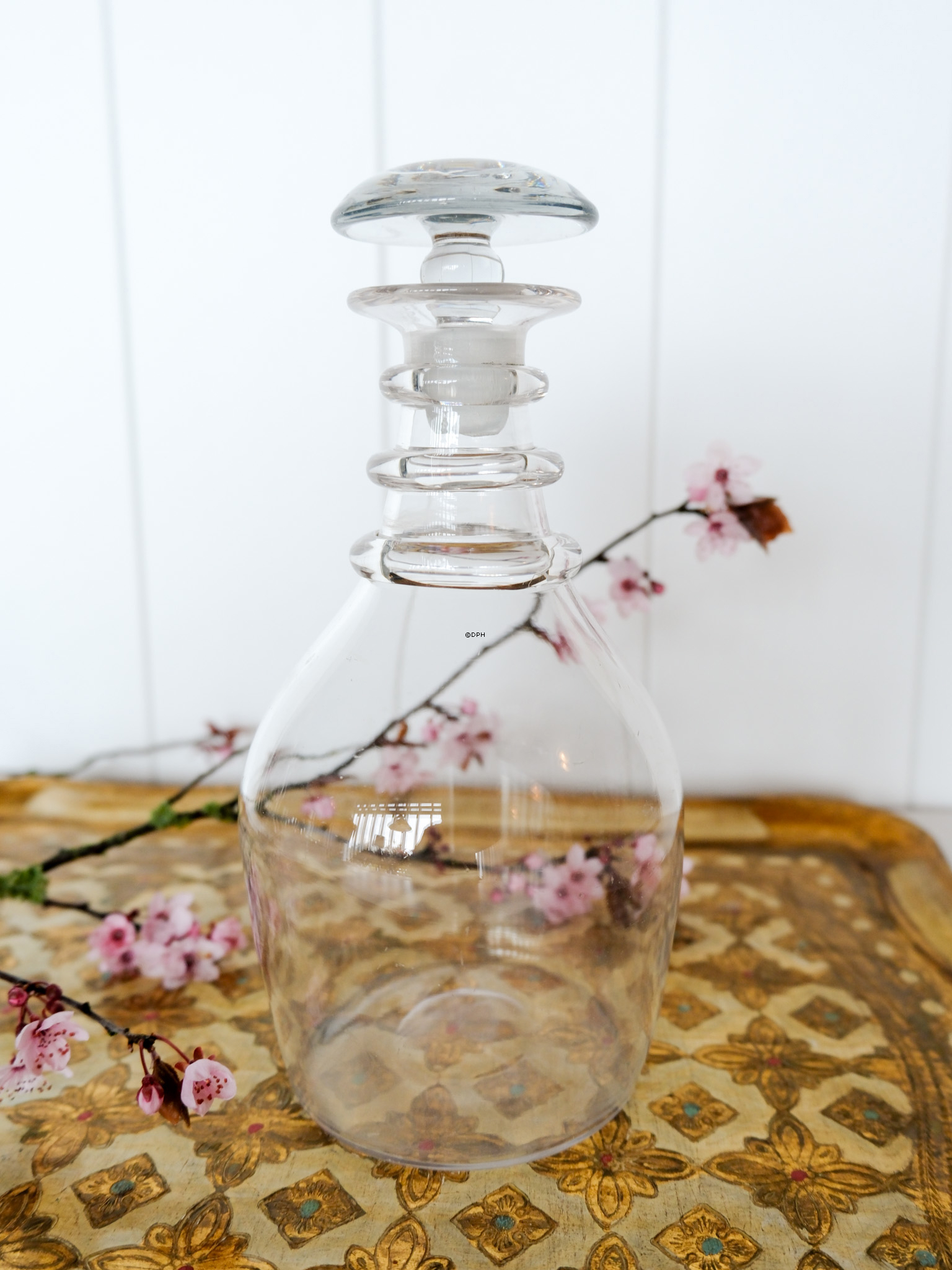 Glaskaraffe mit gedrehtem Hals, Kratzer im Glas
