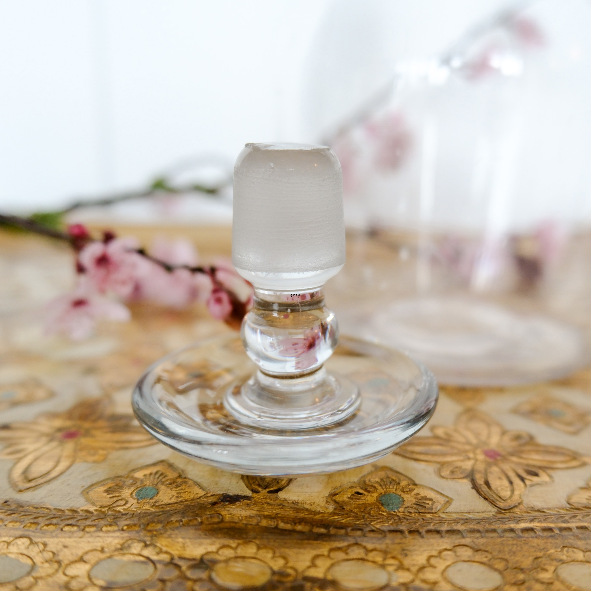 Glaskaraffe mit gedrehtem Hals, Kratzer im Glas
