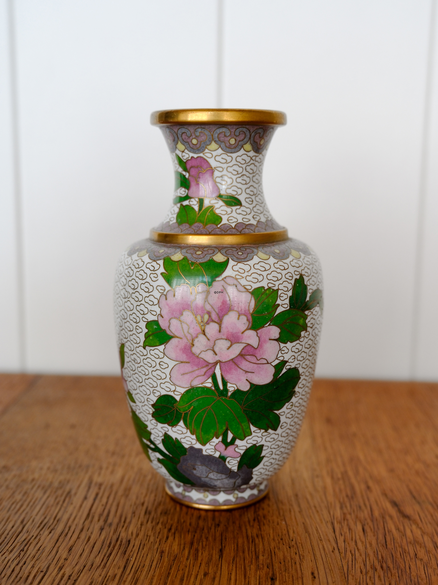 Chinesische Cloisonné-Vasen mit rosa Pfingstrose auf graubeigem Hintergrund, 2er-Set