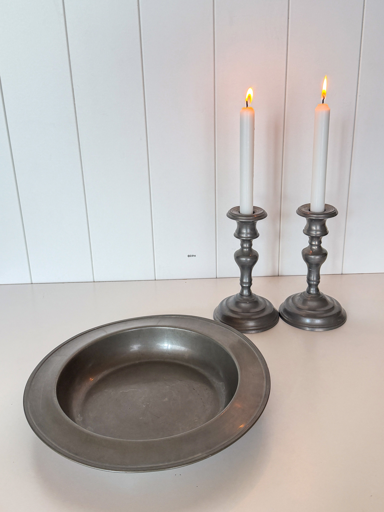 Alte Kerzenständer aus Zinn, 2er-Set.
