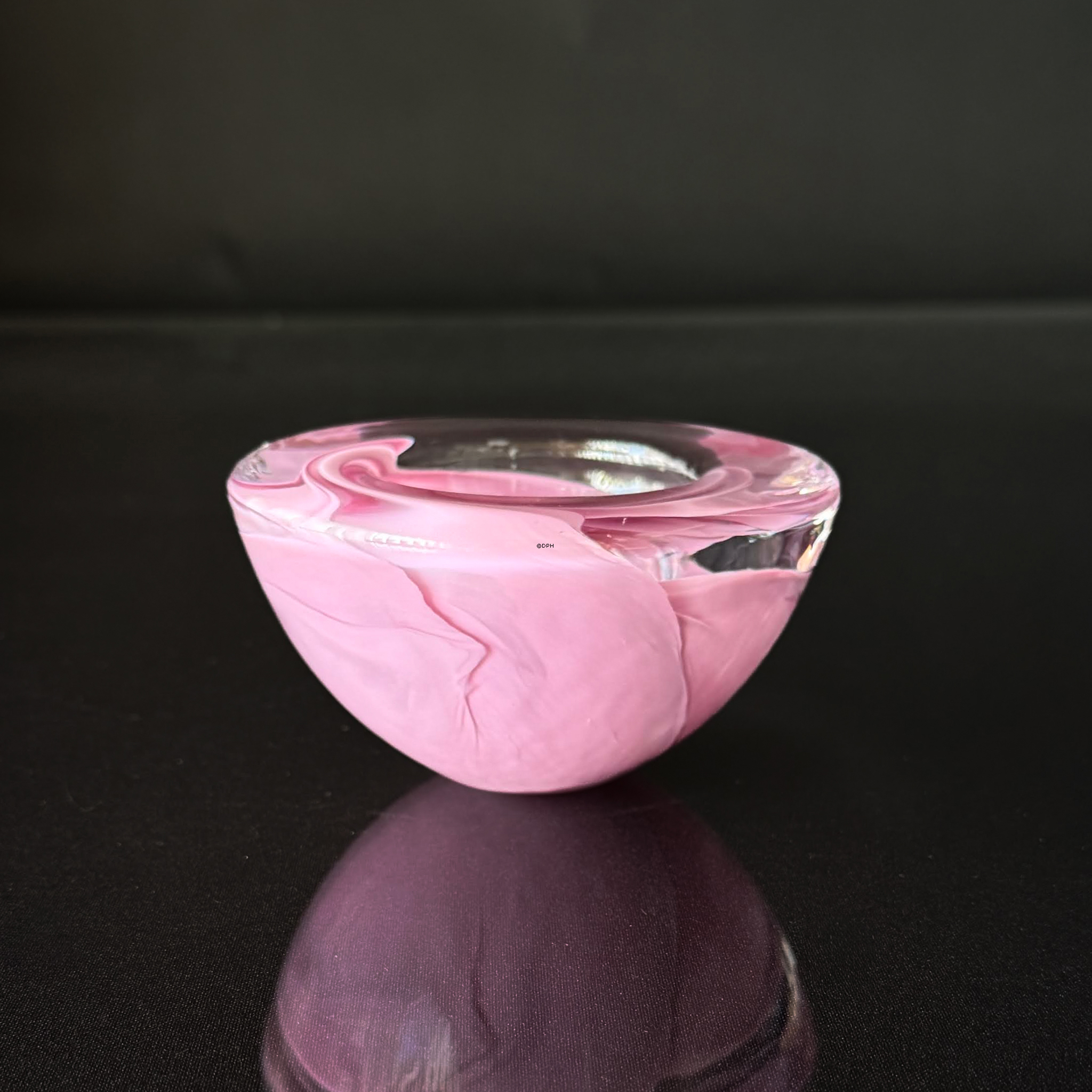 Kosta Boda Atoll Glas-Teelichthalter, Dunkelrosa