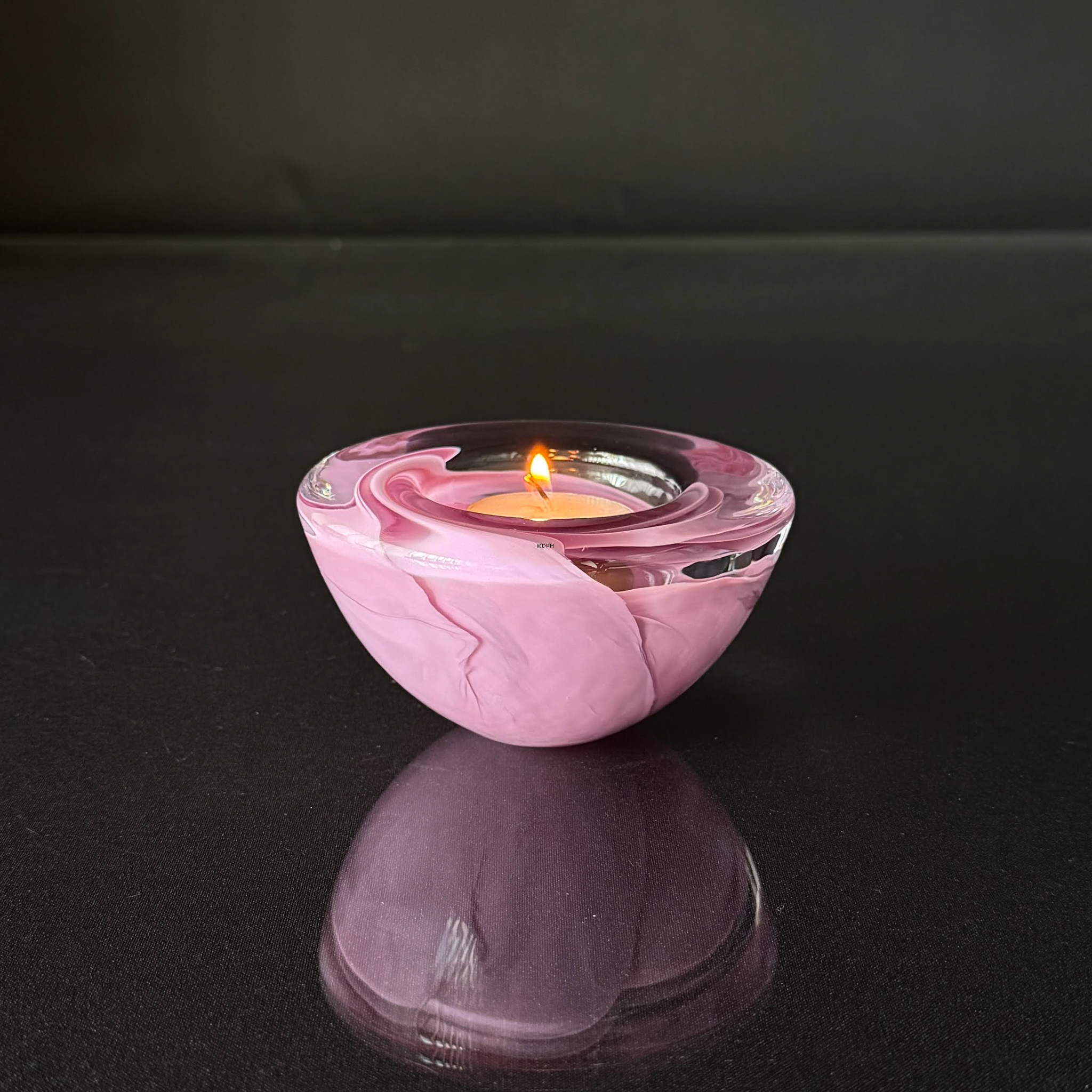 Kosta Boda Atoll Glas-Teelichthalter, Dunkelrosa