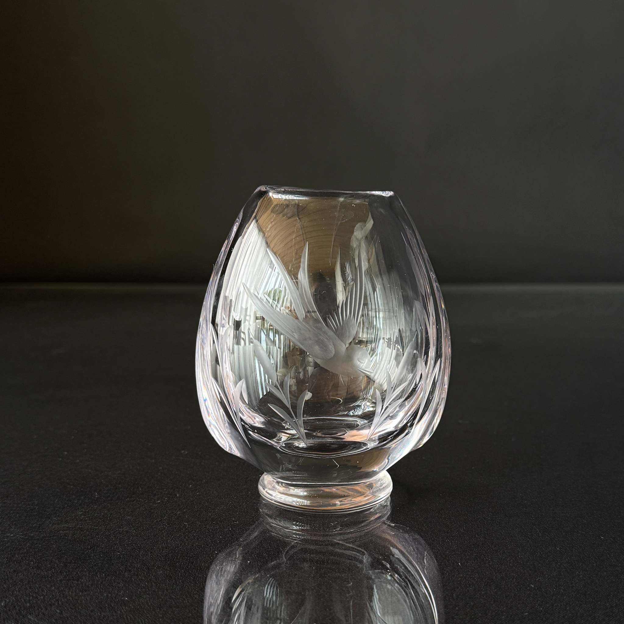 Glass Vase mit Vogel, geschliffenes Glas