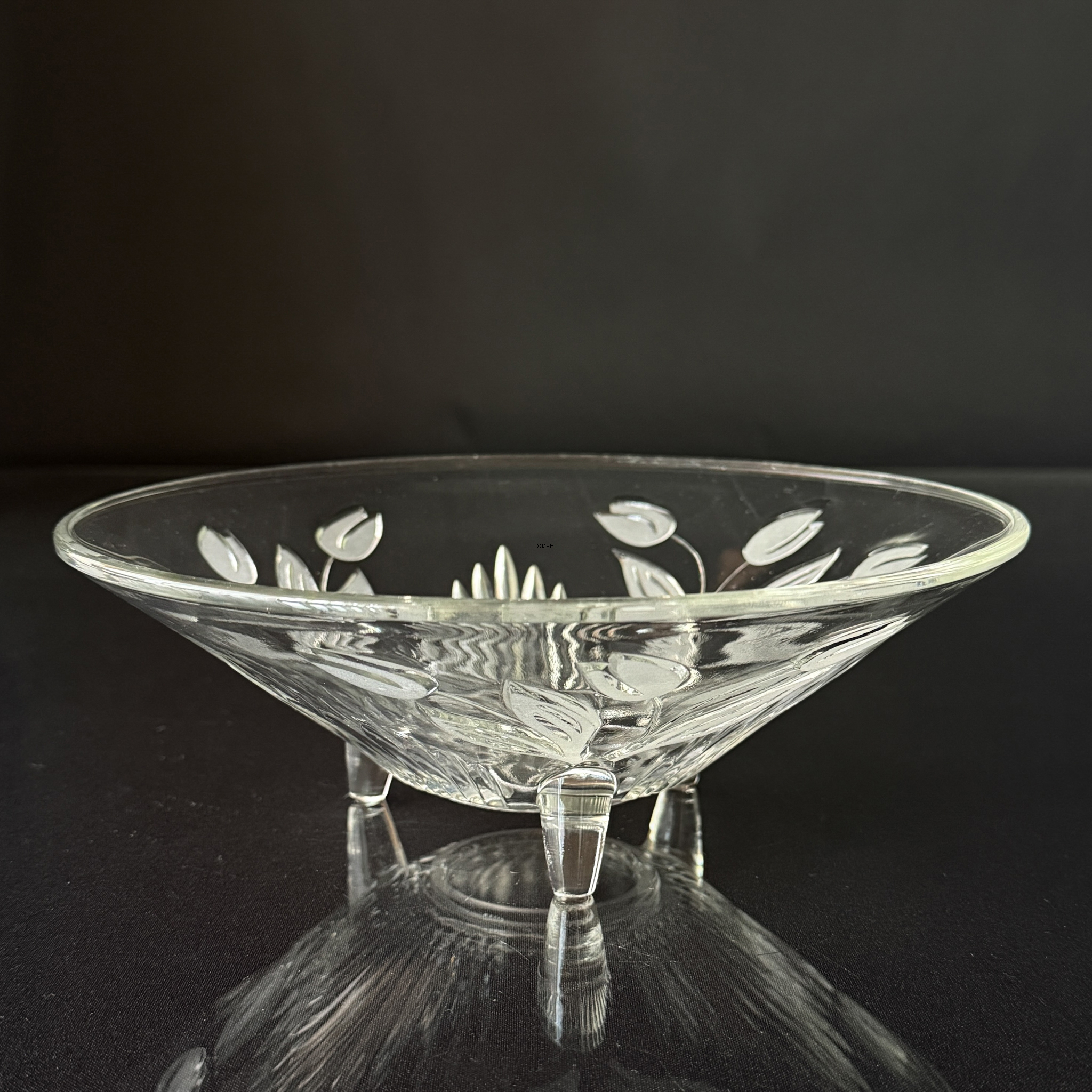 Glasschale mit Blume