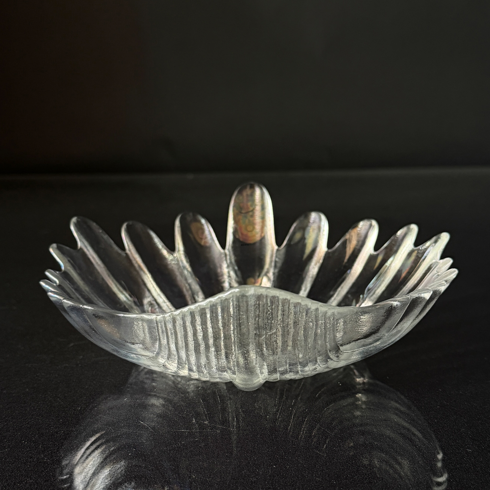 Glasschale mit Blume