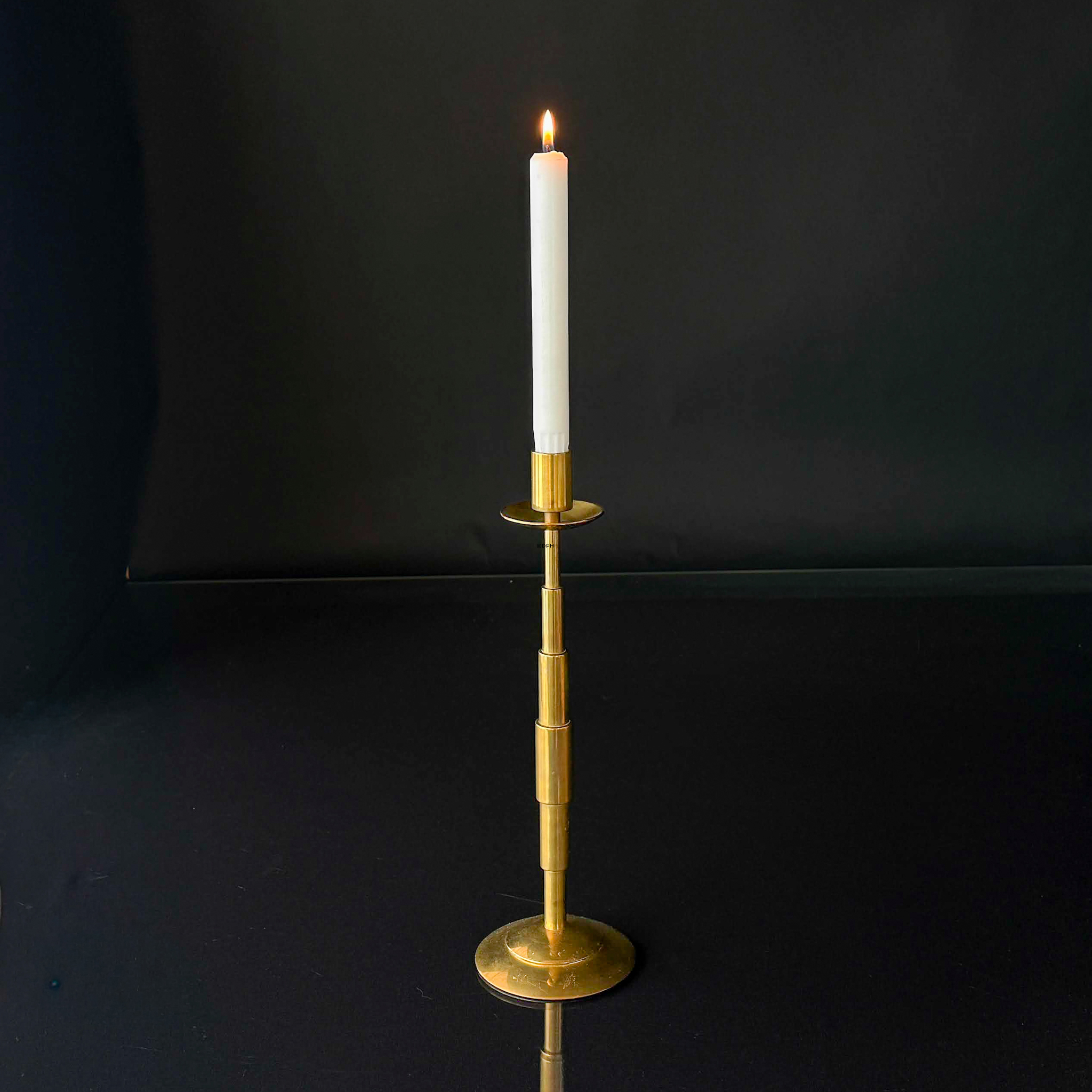 Alter Messing-Kerzenhalter, 35 cm