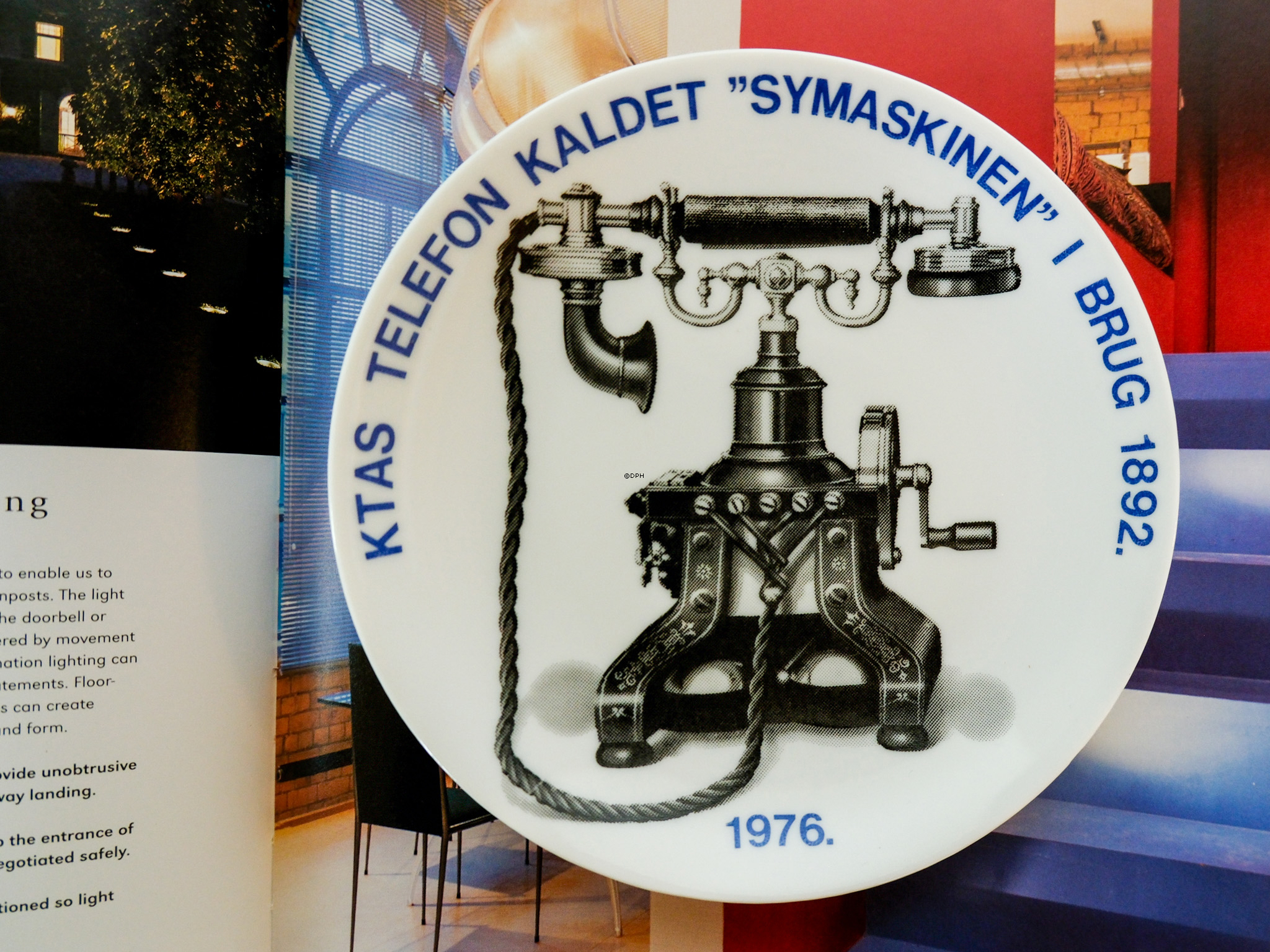 Telefonplatten mit verschiedenen Motiven, komplettes Set aus 18 Stück.