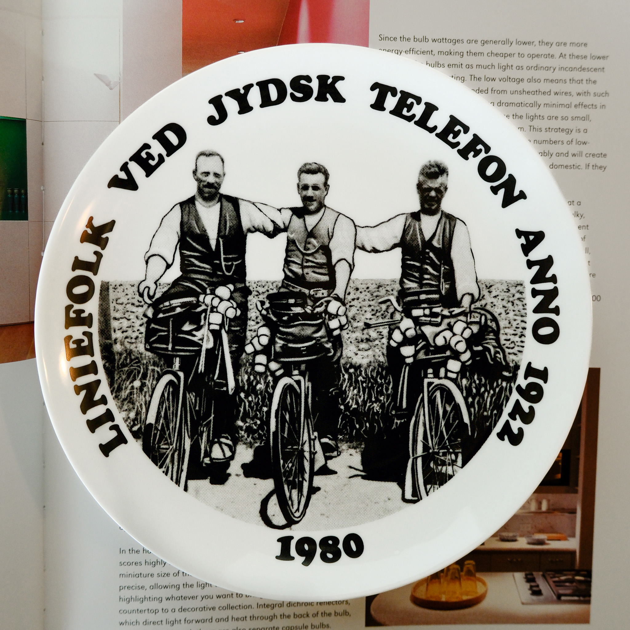 Telefonplatten mit verschiedenen Motiven, komplettes Set aus 18 Stück.