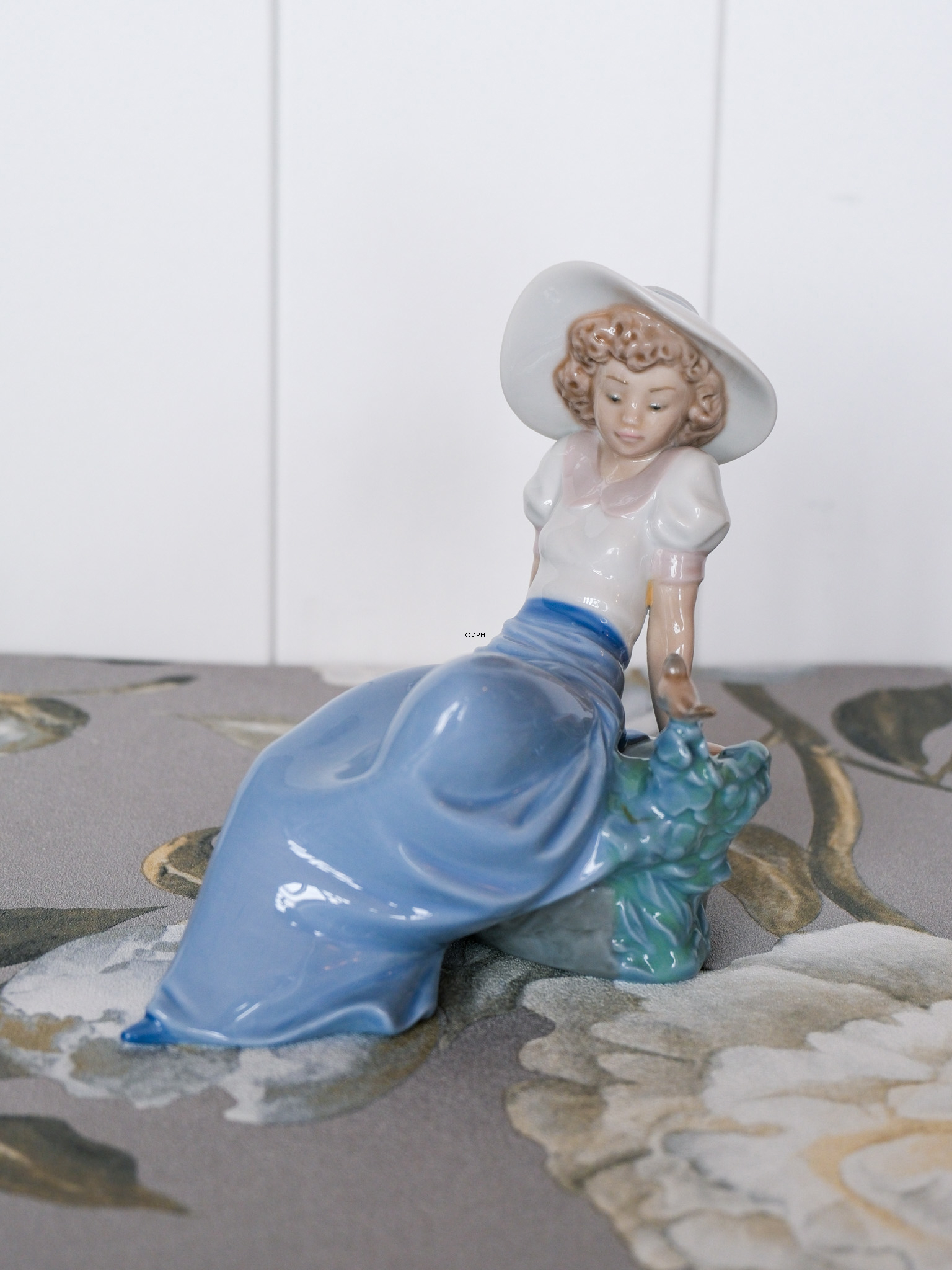 Lladro Nao Figur Nr. 1042, Mädchen mit Vogel