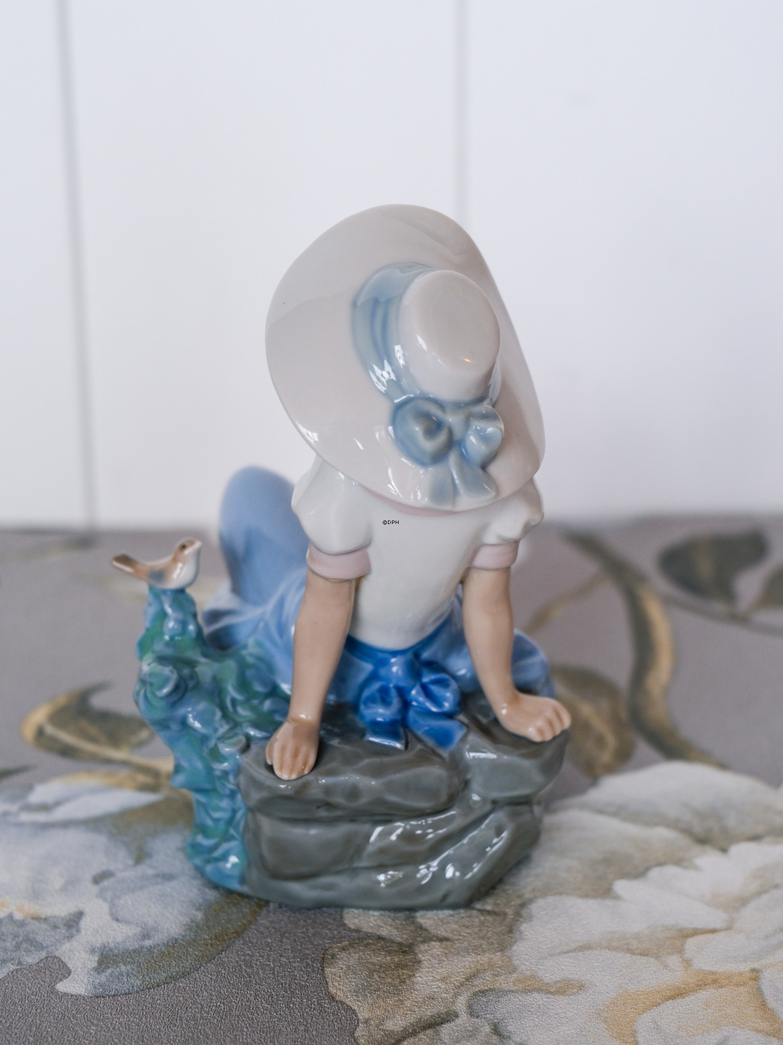 Lladro Nao Figur Nr. 1042, Mädchen mit Vogel