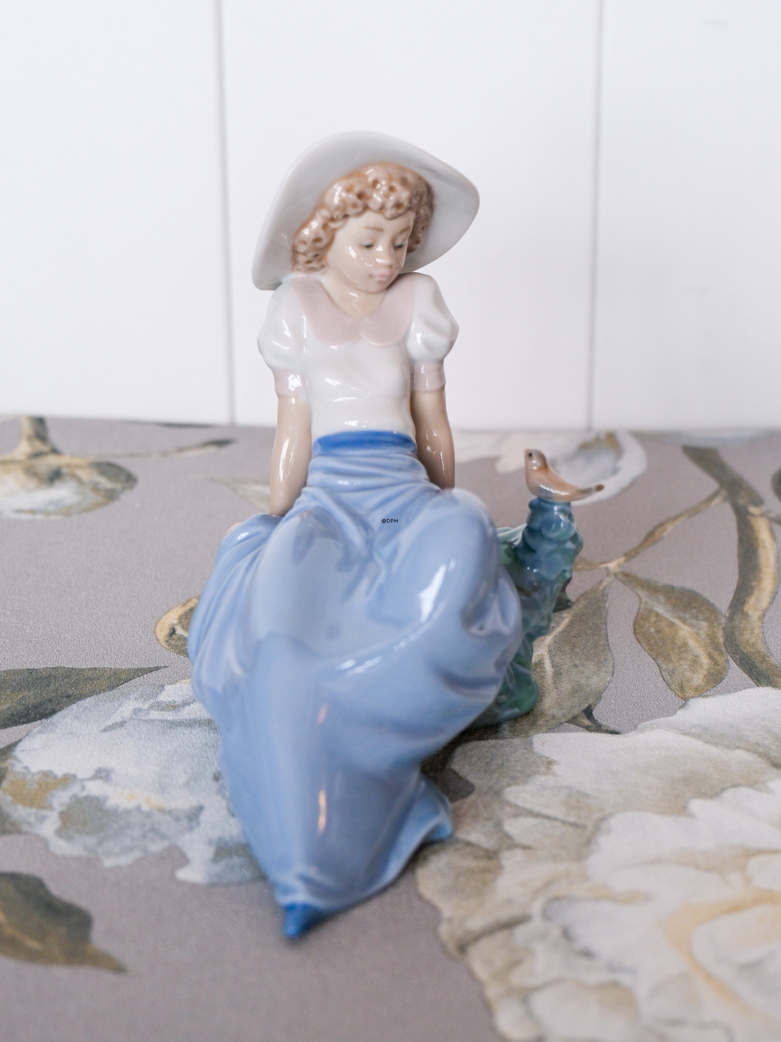 Lladro Nao Figur Nr. 1042, Mädchen mit Vogel