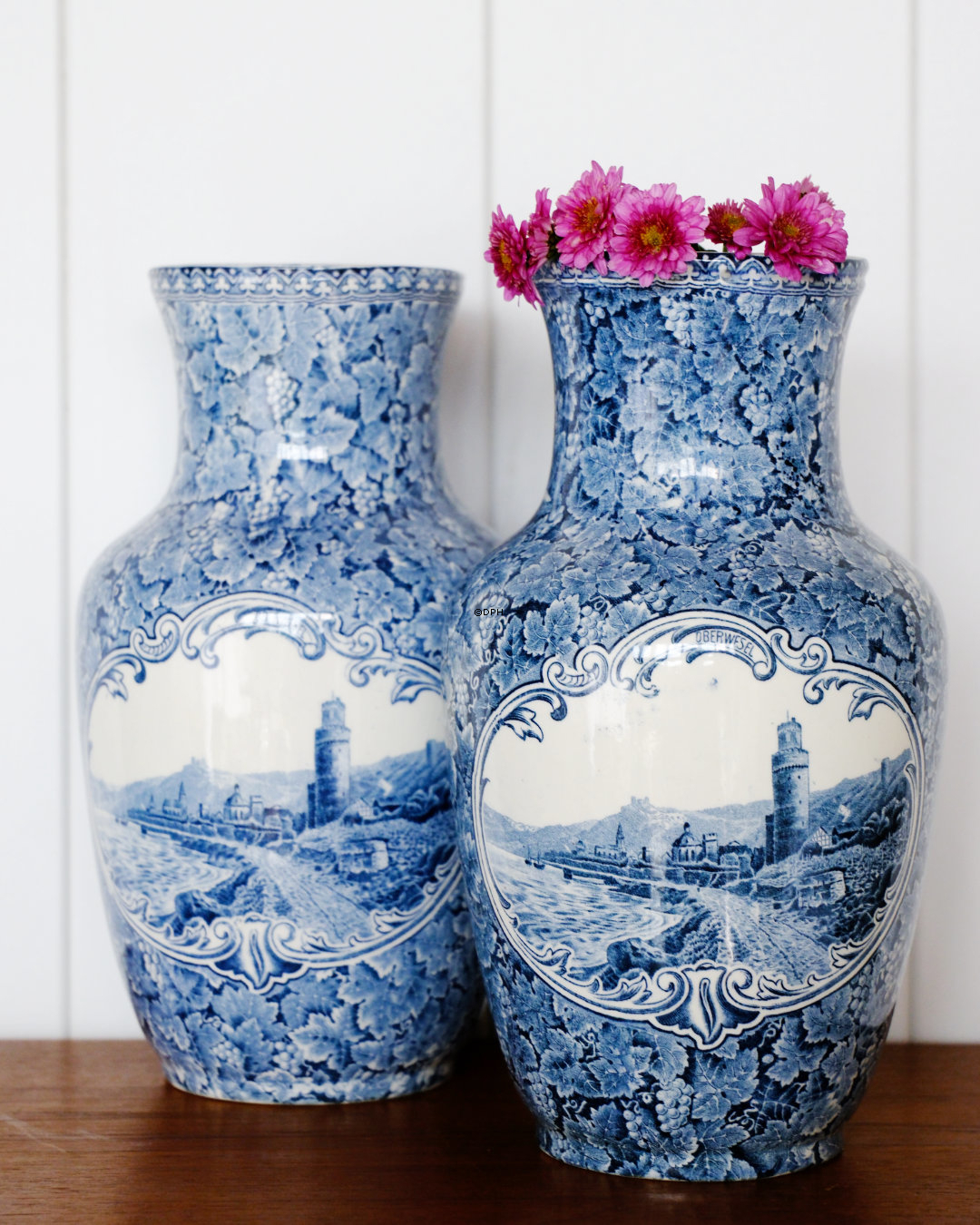 Rhein Ludwig Wessel Vasen mit Dekor aus Oberwesel, Set aus 2 Stück.