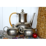 Kaffeekanne, Milchkännchen und Zuckerdose aus holländischem Zinn