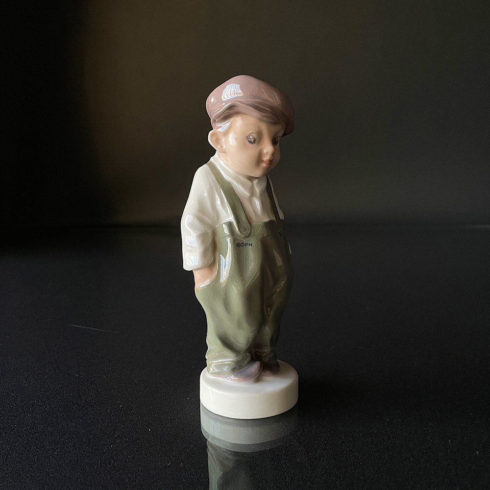 Junge mit Latzhose und Kappe, Dahl Jensen Nr. 1040.