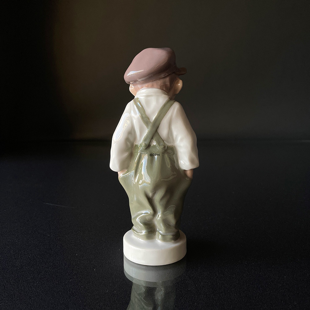 Junge mit Latzhose und Kappe, Dahl Jensen Nr. 1040.