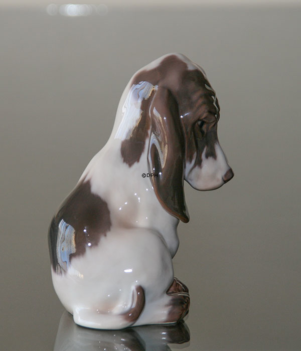 Dahl Jensen sitzende Hund Figur, Basset Hound, 14,5 cm