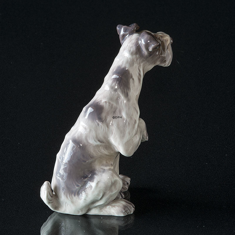 Dahl Jensen Hund Figur sitzender Rauharriger Foxterrier Nr. 1077