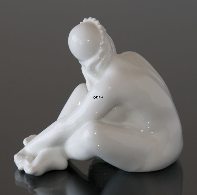 Mädchen sitzt Dahl Jensen Figur Nr. 1200