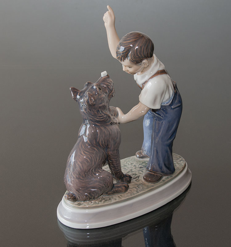Junge mit Hund Figur Dahl Jensen Nr. 1206