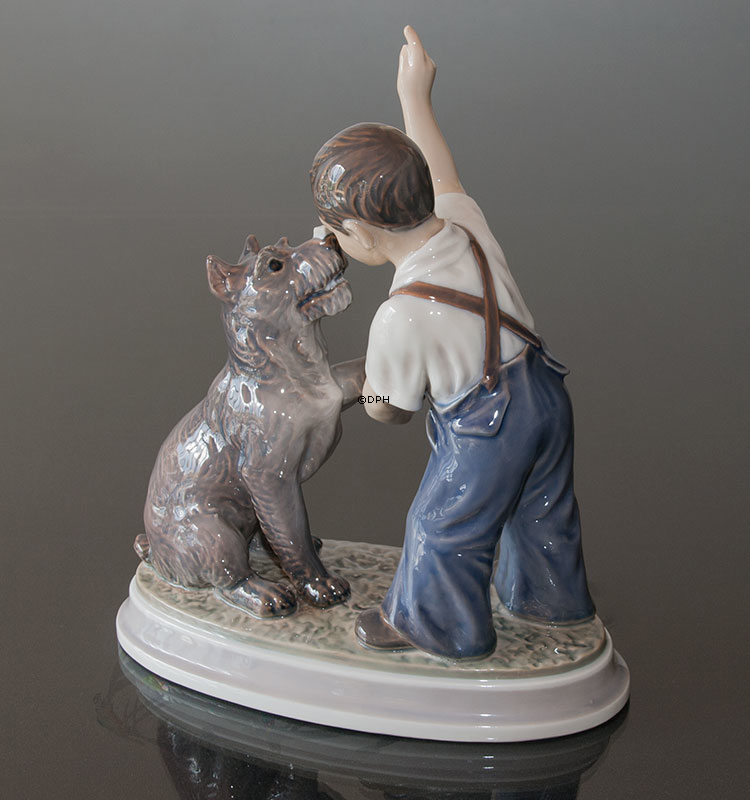 Junge mit Hund Figur Dahl Jensen Nr. 1206
