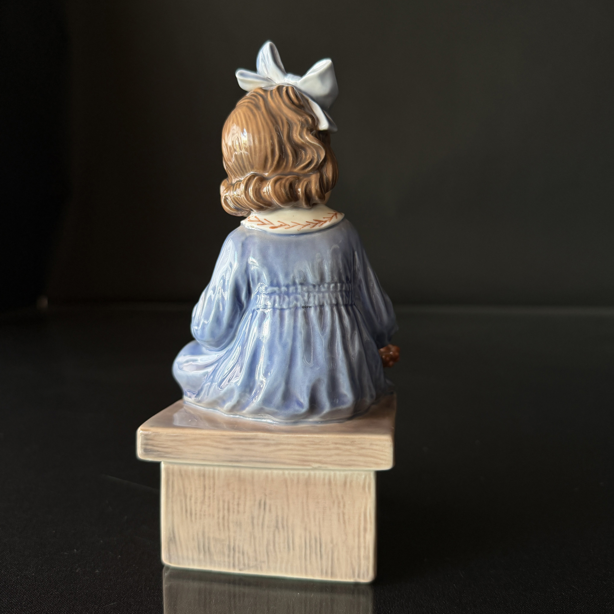 Else, Mädchen mit Beeren, Dahl Jensen Figur Nr. 1207