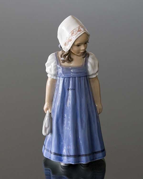 Mädchen Hanne mit blauem Kleid