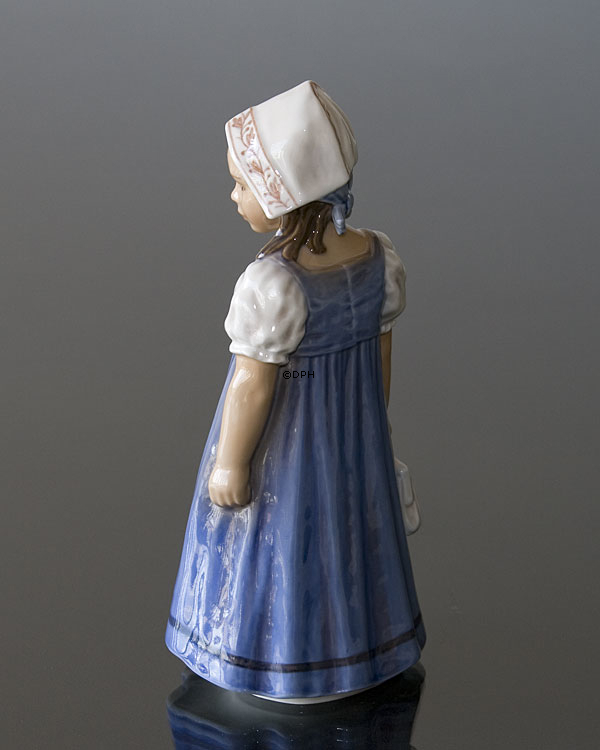 Mädchen Hanne mit blauem Kleid