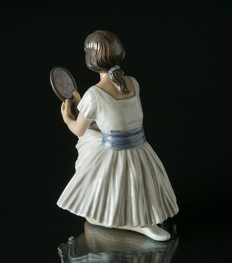 Ballerina mit Spiegel Figur Dahl Jensen (2nd sort has a crack on the right arm)