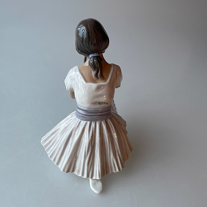 Ballerina mit Spiegel Figur Dahl Jensen (2nd sort has a crack on the right arm)