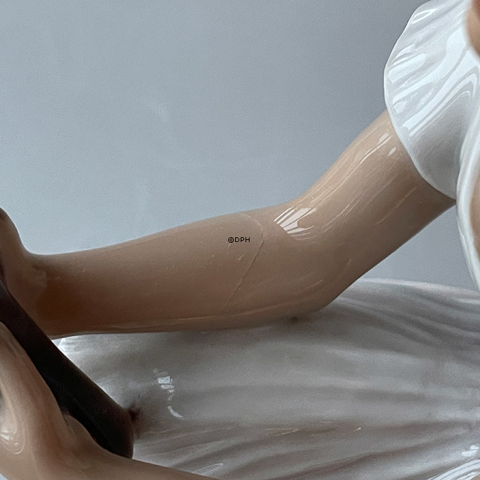 Ballerina mit Spiegel Figur Dahl Jensen (2nd sort has a crack on the right arm)