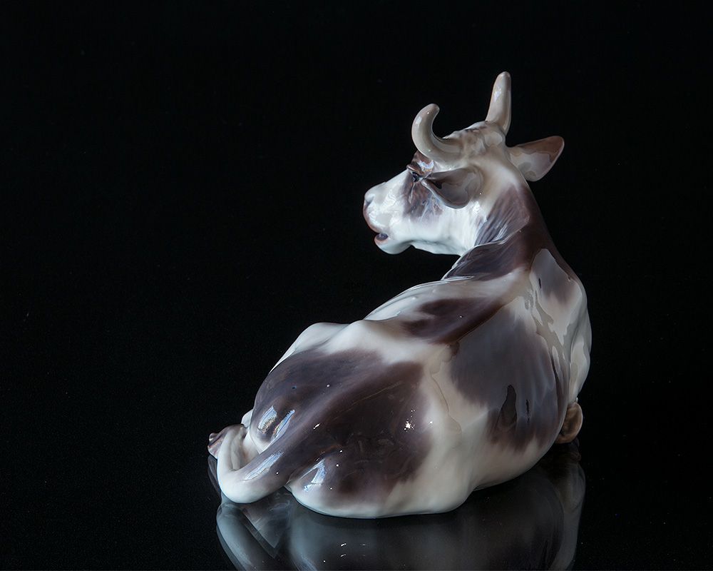 Kuh liegend Nr. 1234 Dahl Jensen