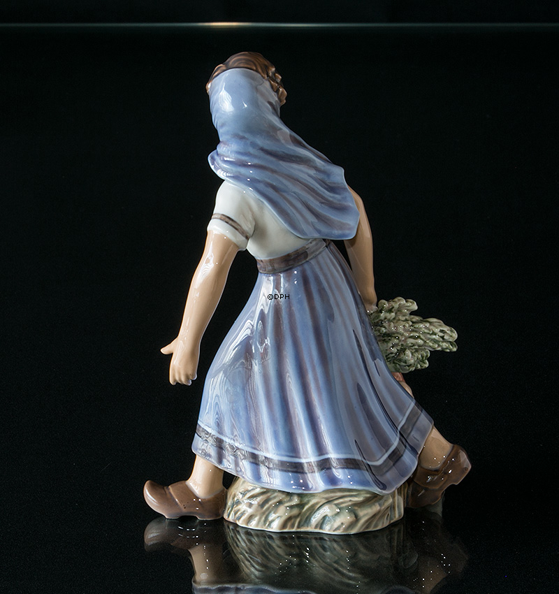 Gärtnermädchen mit gemüse, Dahl Jensen Figur Nr. 1301
