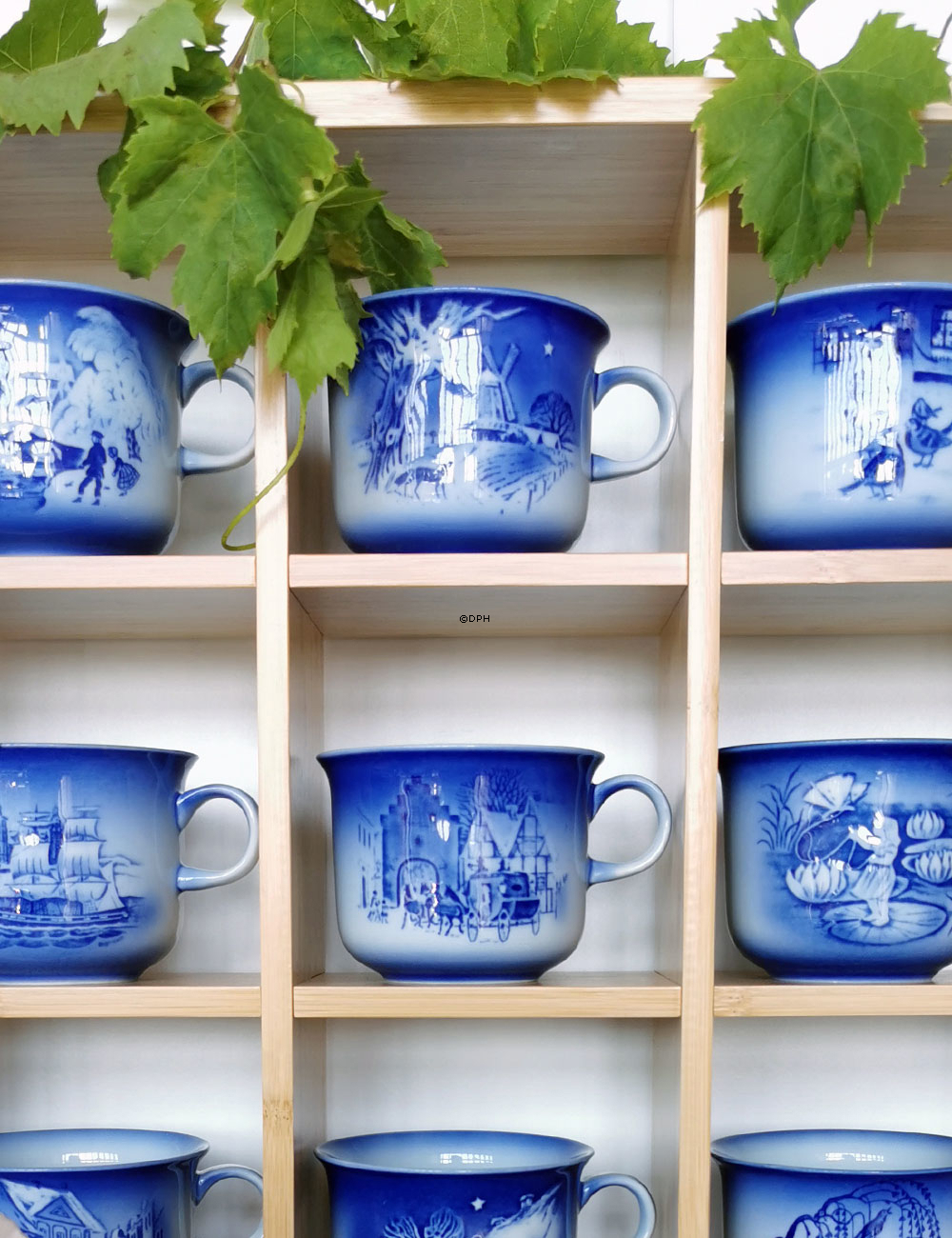1982 Desiree Svend Jensen Hans Christian Andersen Weihnachtstasse