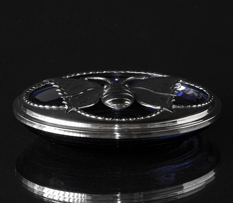 Blaue Glasschale mit Silberplatierung mit einer Schmetterlingdekoration