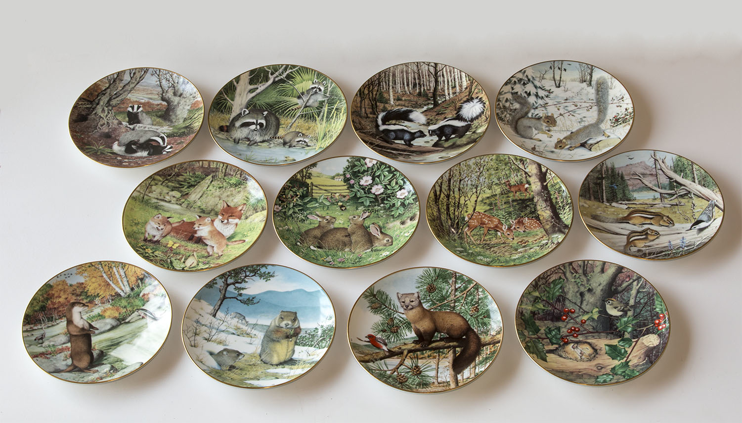 Jahr im Wald Monatsteller Serie - 12 Stück - Franklin Porcelain