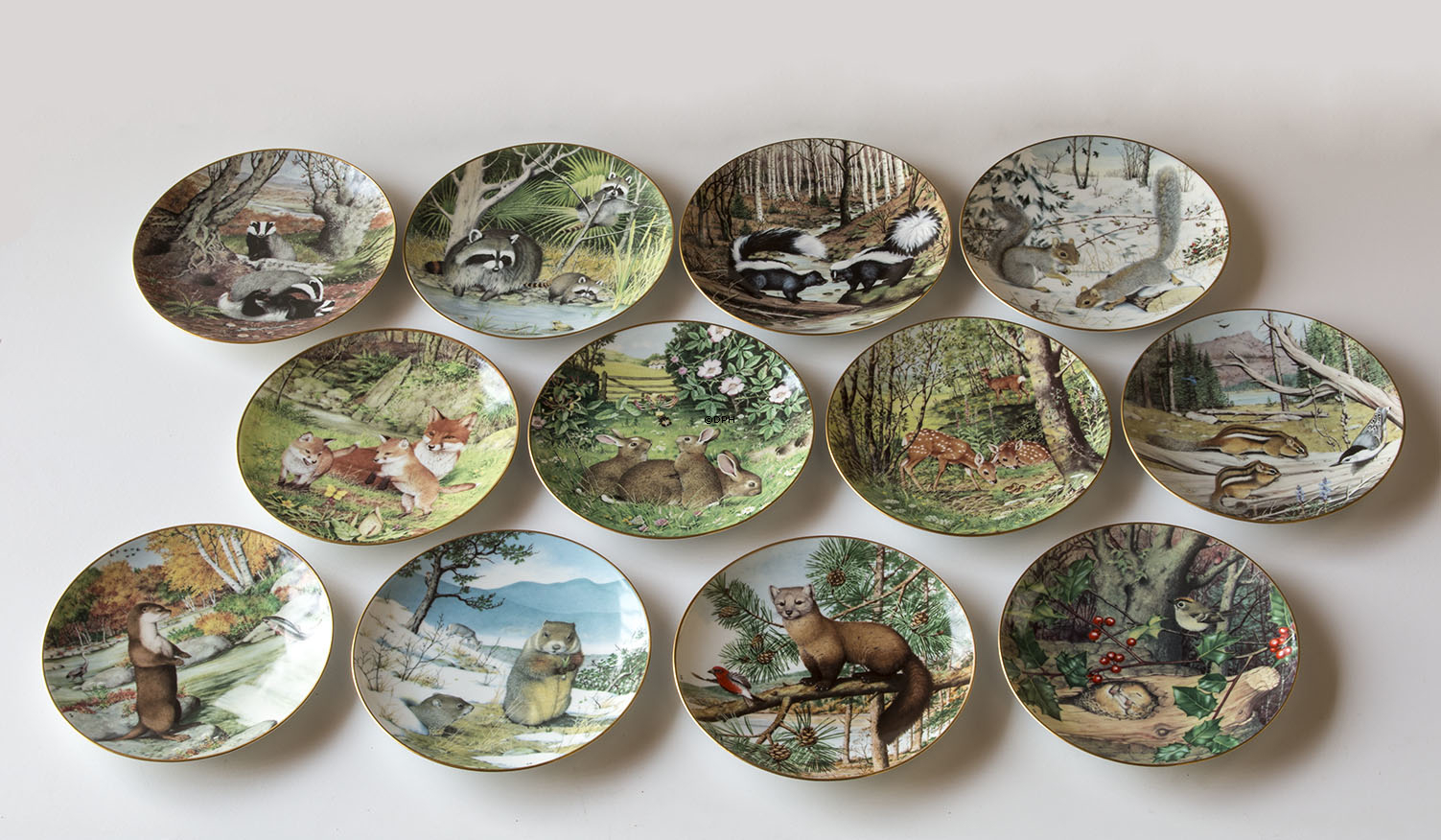 Jahr im Wald Monatsteller Serie - 12 Stück - Franklin Porcelain