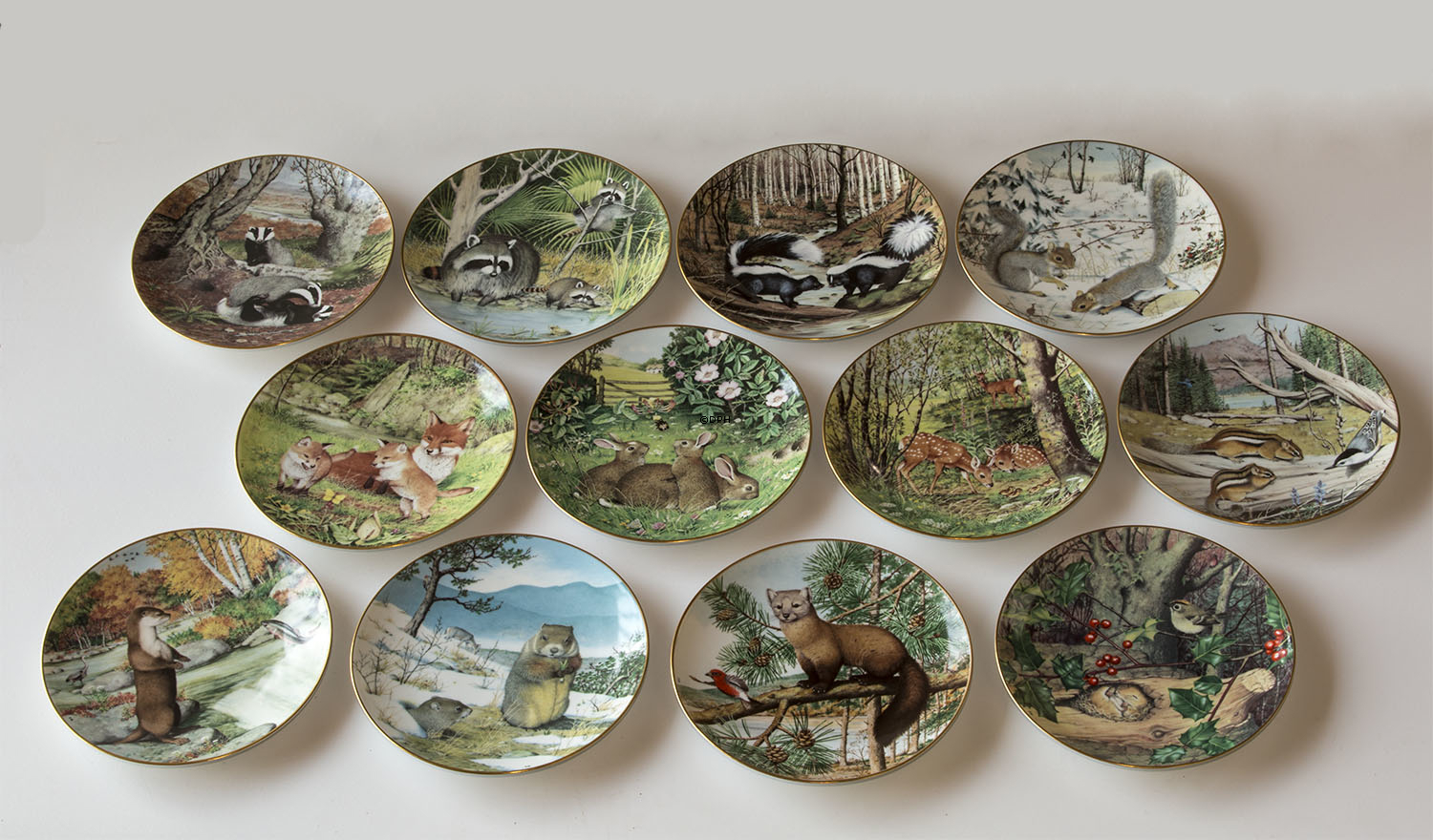 Jahr im Wald Monatsteller Serie - 12 Stück - Franklin Porcelain