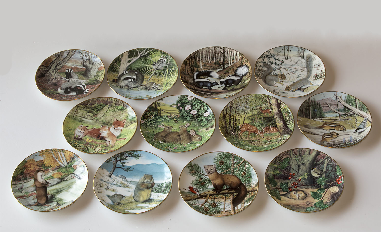 Jahr im Wald Monatsteller Serie - 12 Stück - Franklin Porcelain