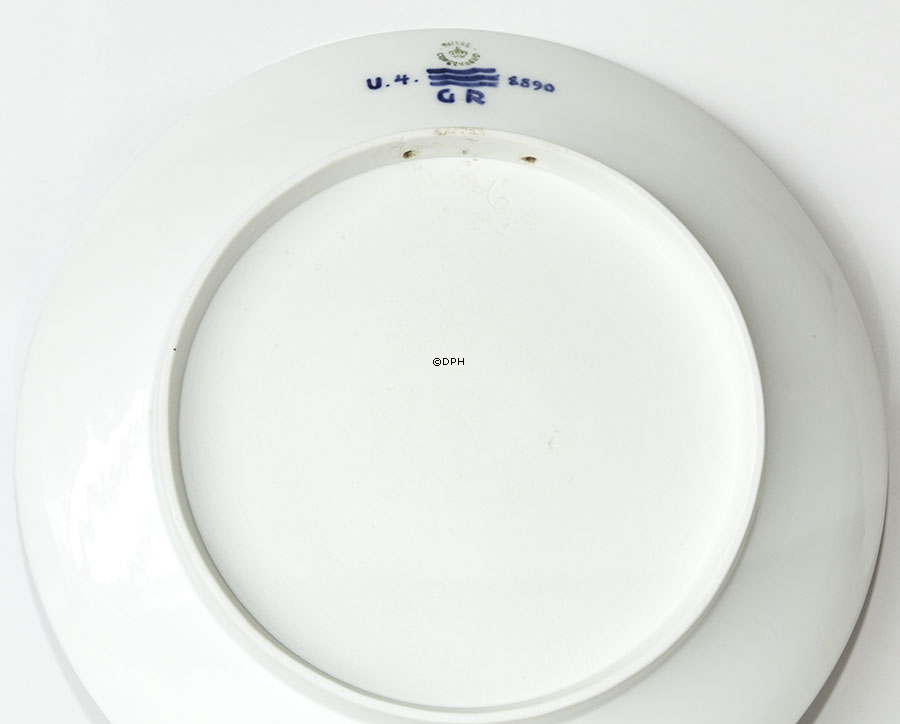 Teller mit Möwe auf Stein, Royal Copenhagen UNICA Signiert: U.4. GR. 8890 (1889-1922)