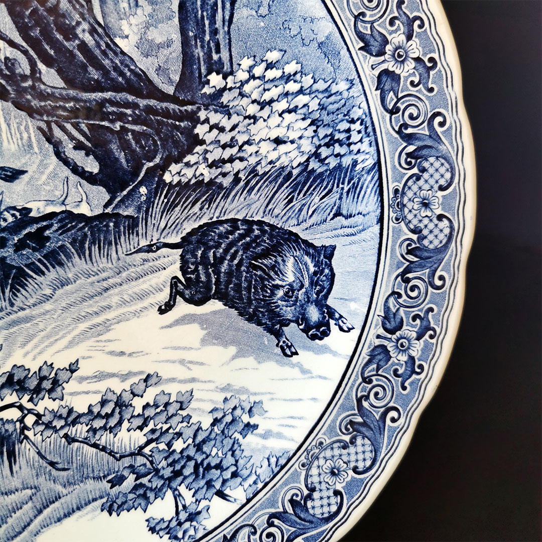 Teller mit Wildschweinjagd, Holländischer Delfts Teller