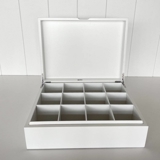 Weiße Aufbewahrungsbox mit 12 Fächern 31x23x10cm