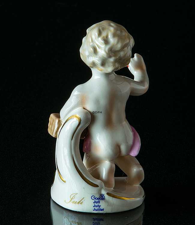 Goebel Hummel Monatsfigur Juli Mädchen mit Korb und Beeren