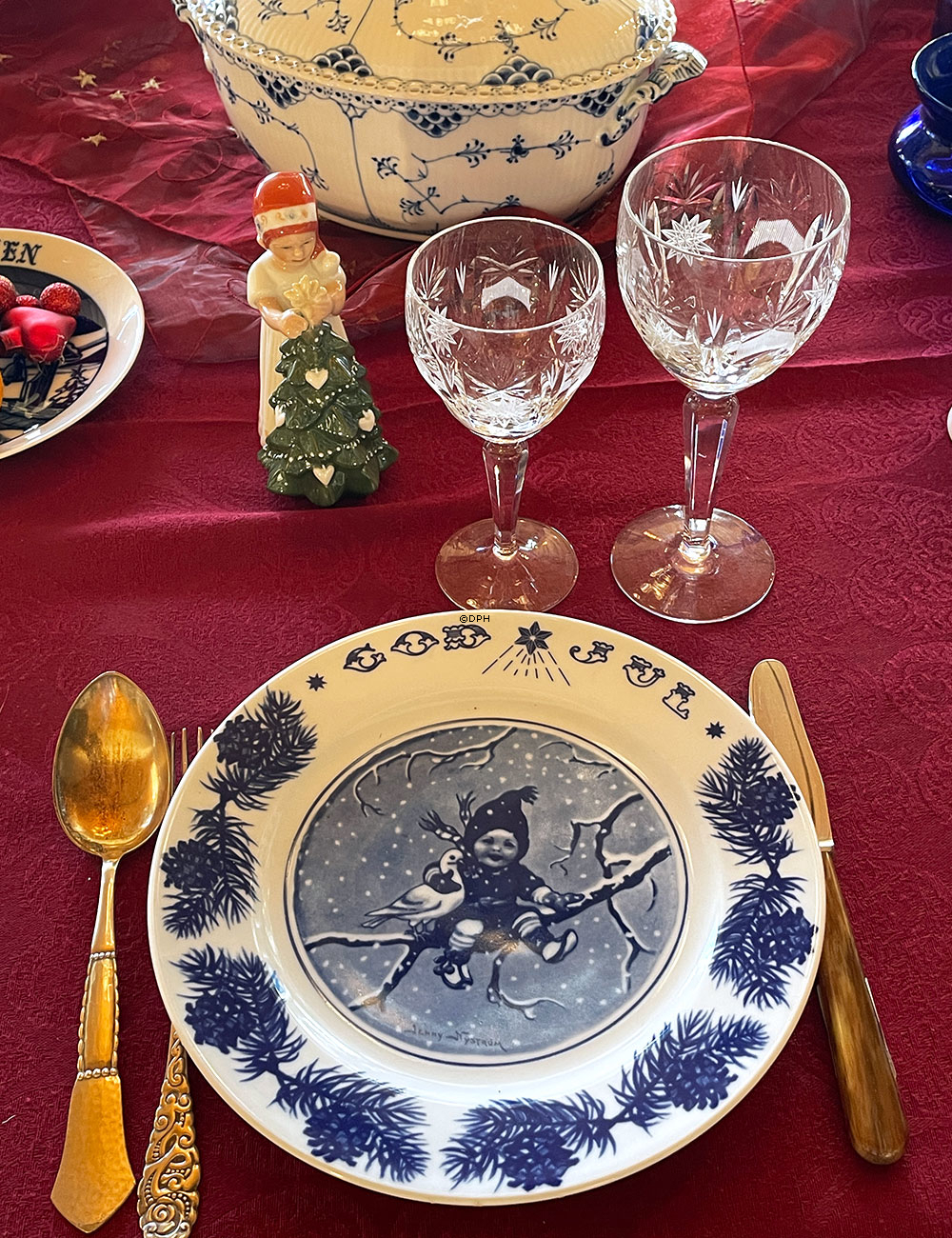 1977 Jenny Nyström Weihnachtsteller, Kind mit Taube