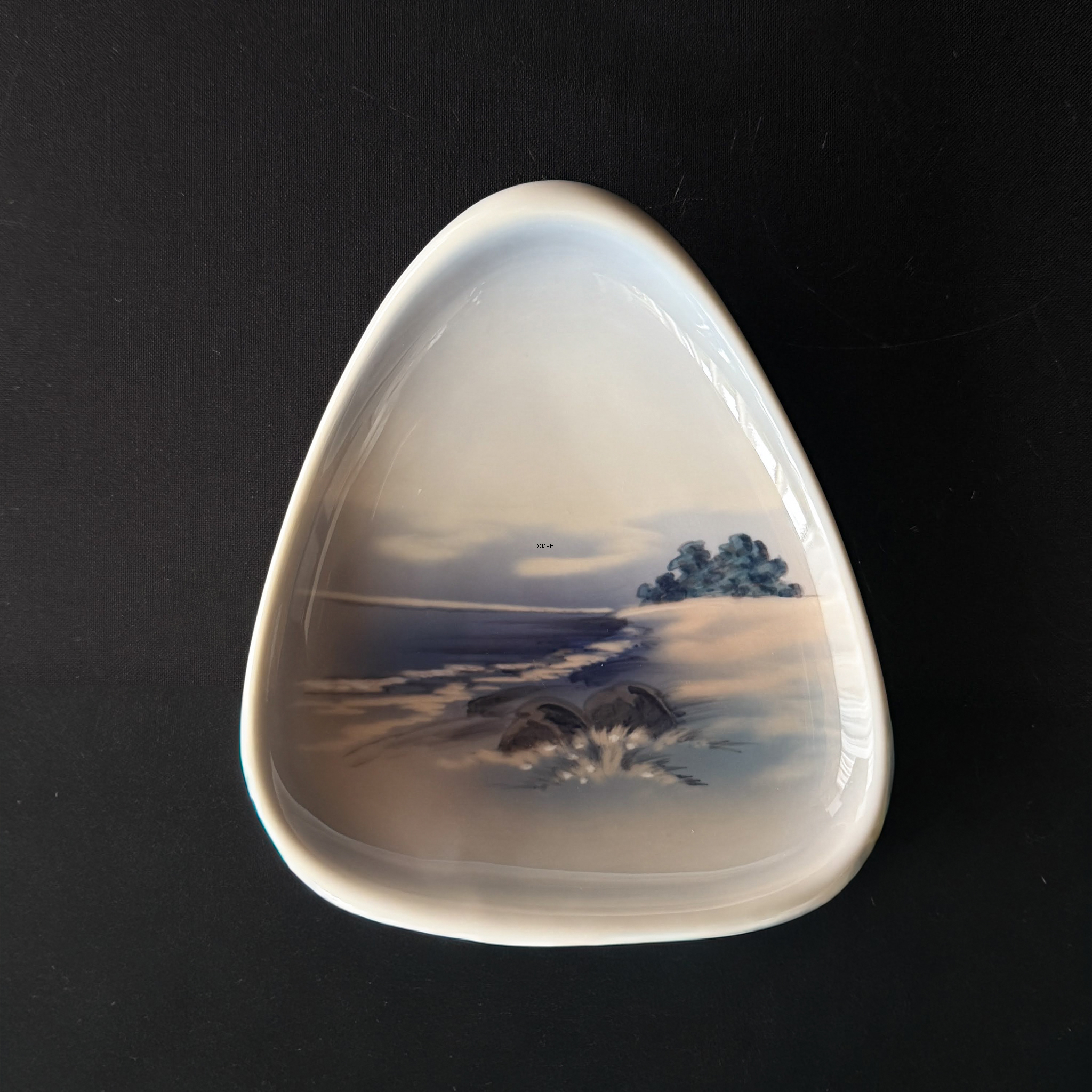 Lyngby Porcelæn Schale mit Strand Nr. 111-1-74