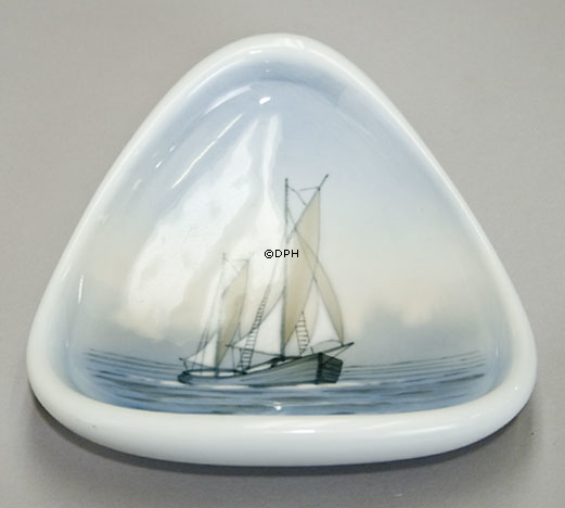 Kopenhagen Dänemark Lyngby Schale mit Segelschiff Nr. 111-2-54