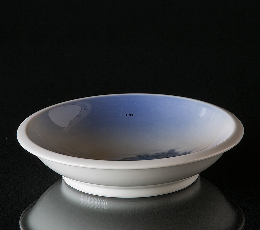 Lyngby Schale mit Landschaft Baum in der Nähe der Küste Nr. 124-2-75