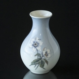 Lyngby Vase mit Blumen